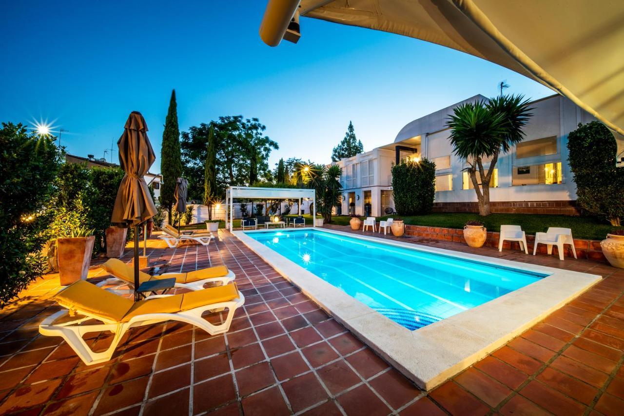 Hotel B&B Casa Arena Sevilla โตมาเรส ภายนอก รูปภาพ