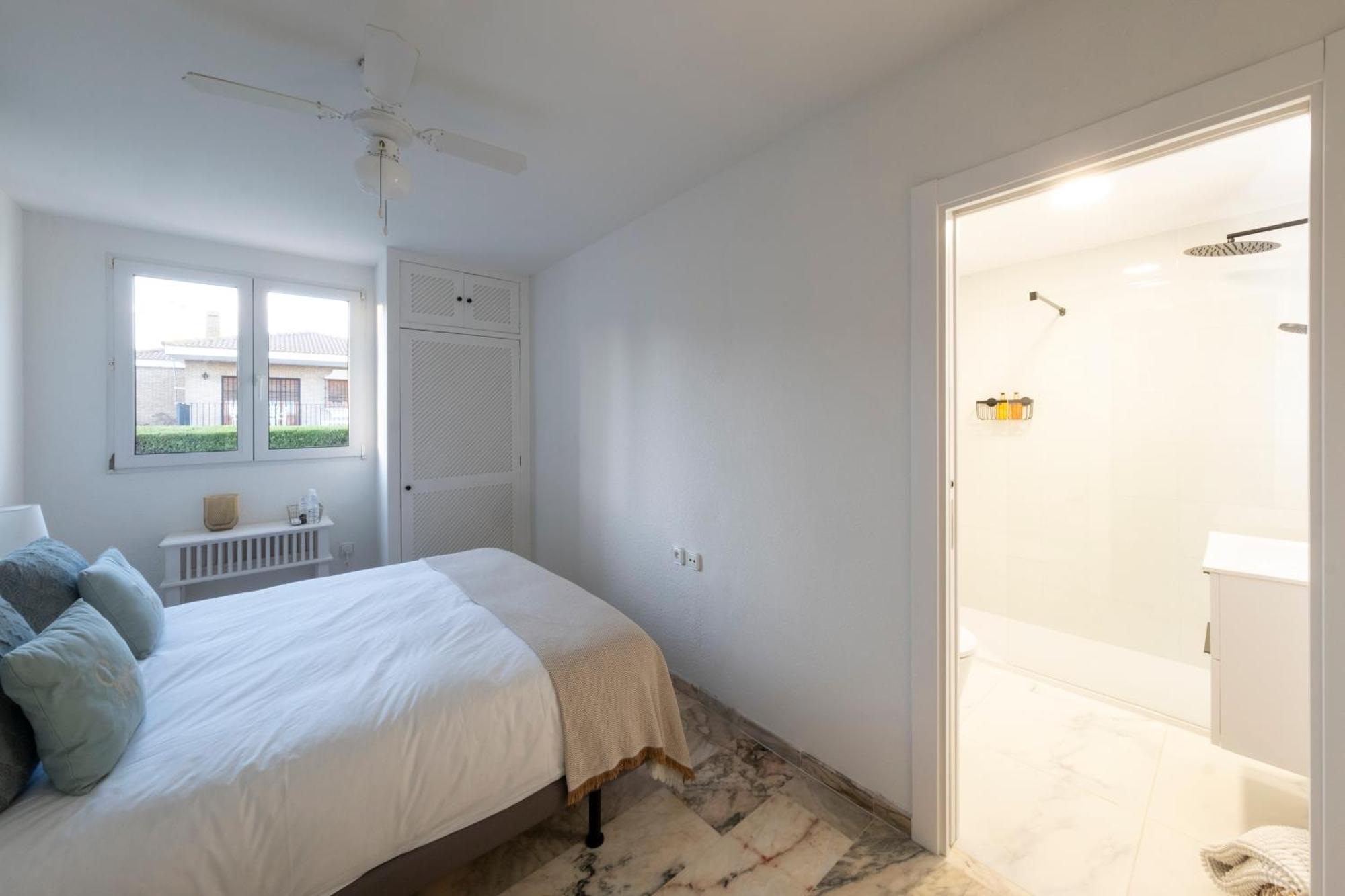 Hotel B&B Casa Arena Sevilla โตมาเรส ภายนอก รูปภาพ